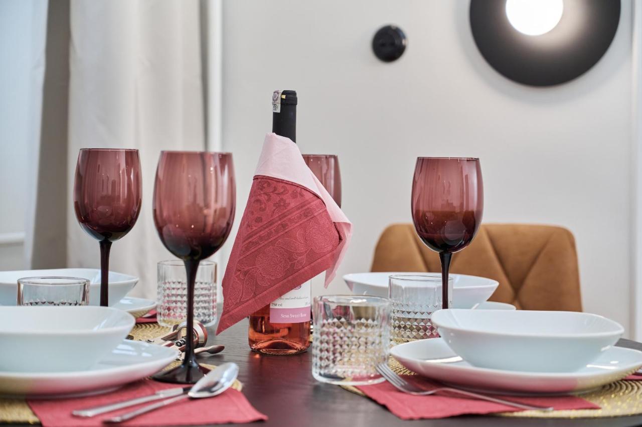 The Market Square Siedmiu Elektorow Apartment By Noclegi Renters Вроцлав Екстериор снимка
